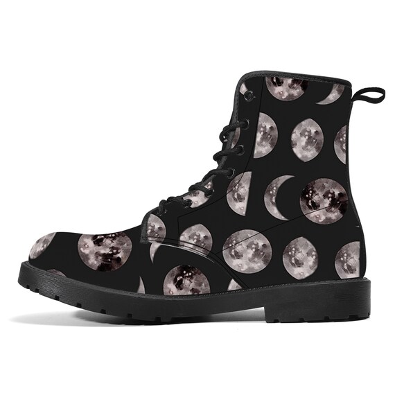 Accumulation Collision course Archaic Moon Phase Boots / Celestial Moon Astrology Combat Boots / - Etsy
