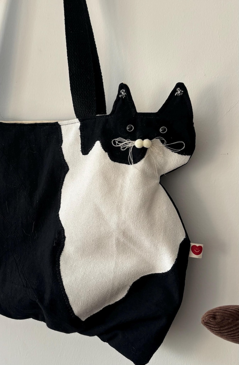 Whimsical Kitty Tote: Hand-Embroidered Shoulder Bag | Gift for cat owner image 7