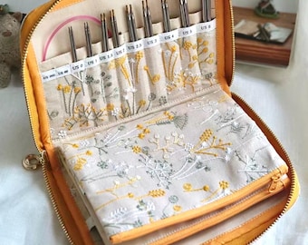 Estuche para agujas de tejer hecho a mano con bordado de flores silvestres / Regalo para tejedores