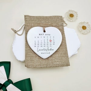 Married Ornament, Wedding Date ornament, Wedding Gift, Newlywed Gift, Calendar, Anniversary Gift, Engagement Gift, Ceramic Heart, Keepsake Bag