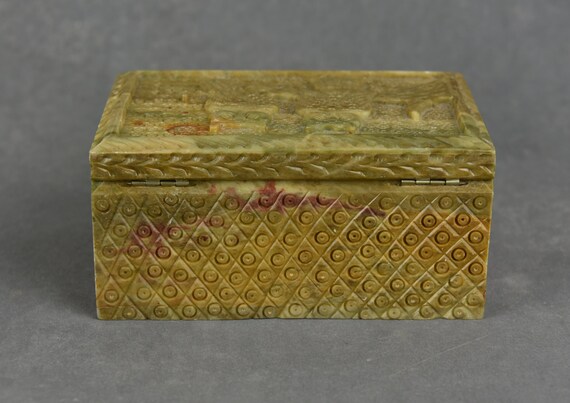 A fabulous carved stone trinket box with owls and… - image 9