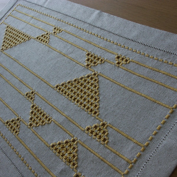 Tablerunner with Hardanger hand embroidery