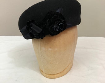 Liz Claiborne Black Beret With Flower 