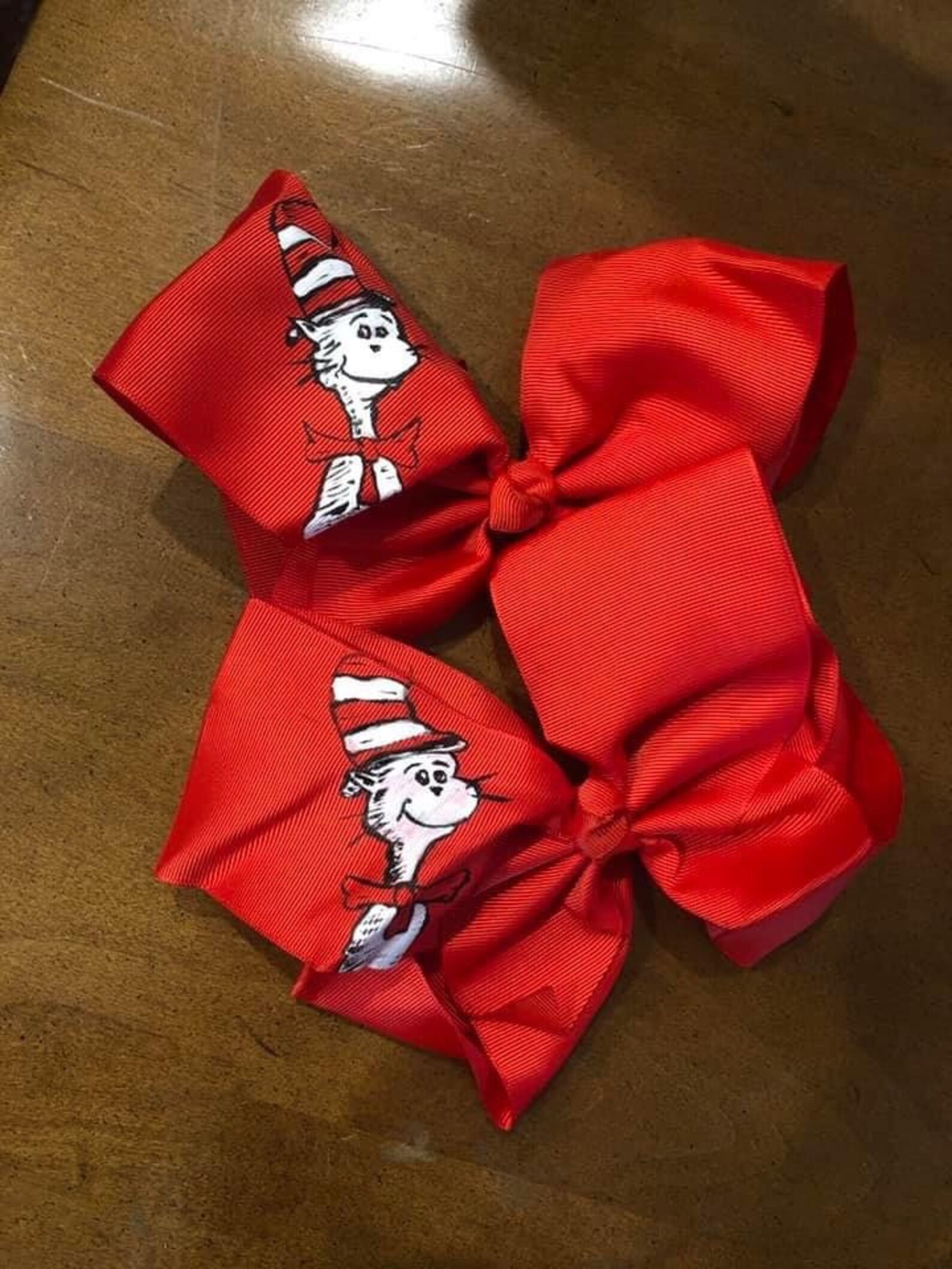 Hand painted dr Seuss hair bow | Etsy