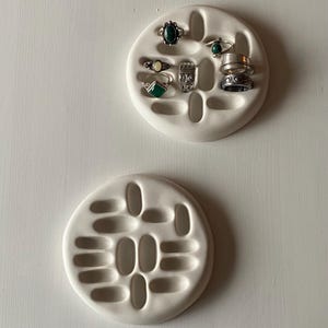 Jesmonite Ring Holder – Modern Jewelry Organizer for Bathroom, Kitchen & Bedroom | Decorative Trinket Dish, Ring Display