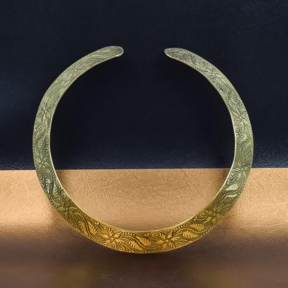 Floral Engraved Brass Choker | Handmade Vintage-inspired  display picture 1
