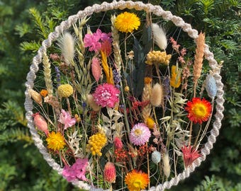 Decoración flotante de flores secas hecha a mano al estilo bohemio | Elegante decoración de pared con flores secas | Decoración natural con flores secas y macramé