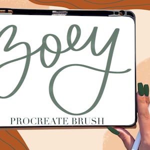 Peut inclure: Un dessin numérique du nom "Zoey" en écriture cursive verte sur fond blanc. Le texte "Procreate Brush" est écrit sous le nom. Le dessin est affiché sur une tablette numérique.