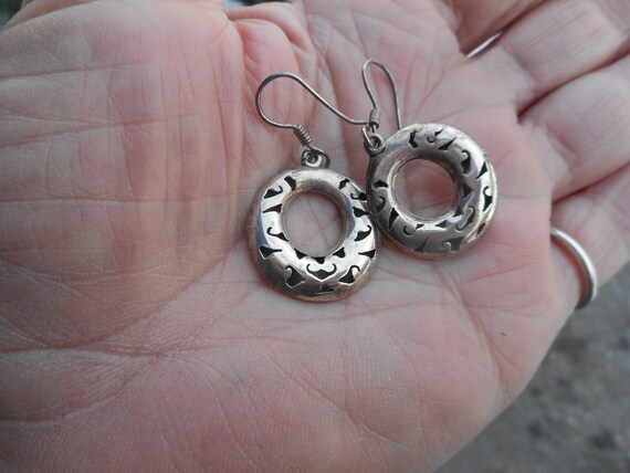 Sterling silver cutwork round dangle earrings Mex… - image 1