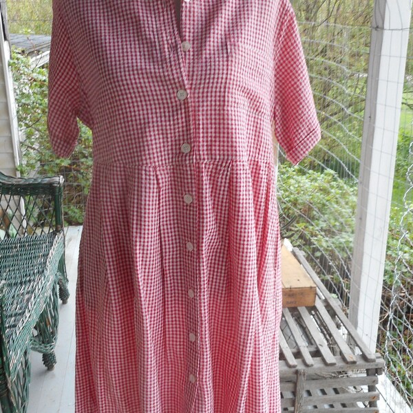 Vintage Hunter's Run red white check gingham seersucker cottage core house dress shirt dress button front M