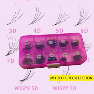 Könnte beinhalten: Eine rosa Plastik-Aufbewahrungsbox mit 12 Fächern, die einzelne Packungen mit schwarzen Wimpernextensions enthalten. Die Box hat einen durchsichtigen Deckel und ist mit dem Text "Taiwan Lashes" beschriftet. Das Bild zeigt auch eine Tabelle mit verschiedenen Wimpernstilen, die mit 3D, 4D, 5D, 6D, 7D, Wispy 5D und Wispy 7D gekennzeichnet sind. Der Text "MIX 3D TO 7D SELECTION" ist ebenfalls sichtbar.