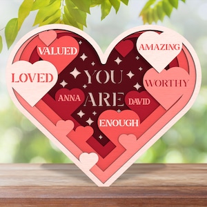 3D Multicamadas Personalizado Dia dos Namorados Temático Svg em pé, Decoração em forma de coração de madeira Svg, Personalize o nome do casal Svg, Arquivo de corte a laser Svg