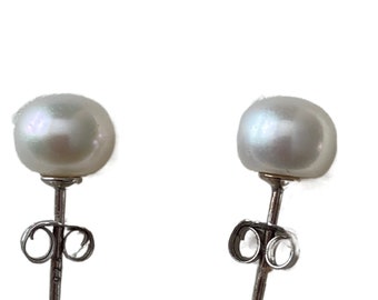 6mm Weiße Kaori Knopf Perle Ohrringe