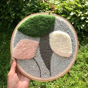 Abstract flowers art Punch needle wall hanging Embroidery wall art Modern art Fiber art Home decor 10,2 * 10,2 in