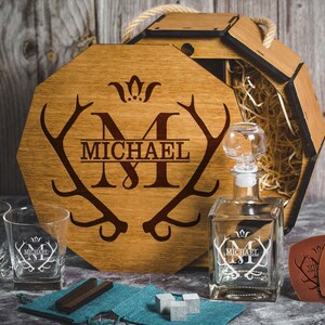 Personalisierte Whisky-Set Dekanter Set in Holzkiste Geschenke für Jäger Trauzeugen Geschenke Whiskygläser Kundenspezifisches Weihnachtsgeschenk Geschenk für Ihn