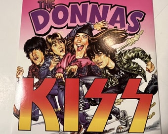 Kiss / The Donnas - Split 7" Detroit Rock City (performed by Kiss, Strutter (performed by The Donnas)
