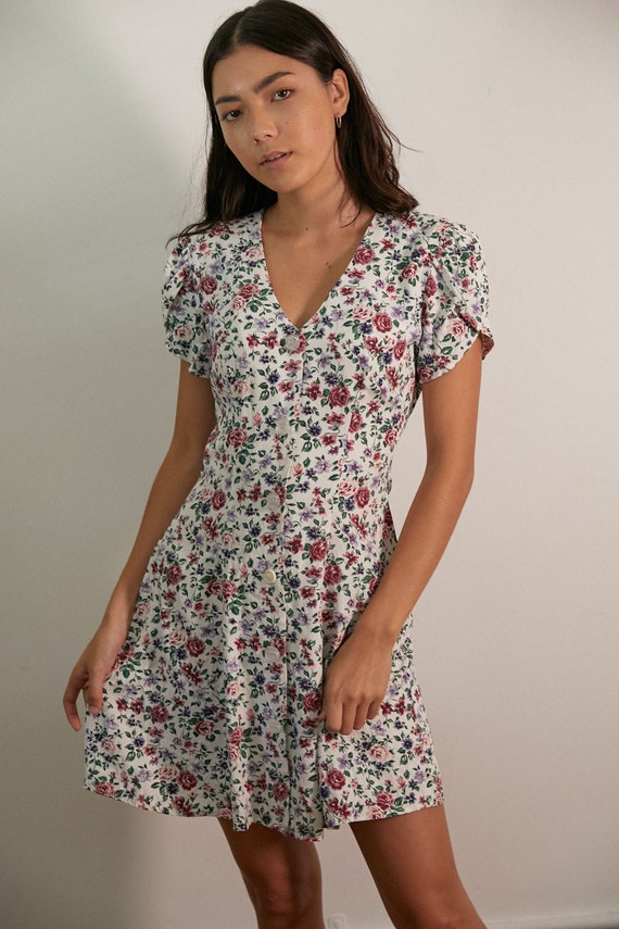 Gorgeous Vintage Floral Short Sleeve Mini Dress