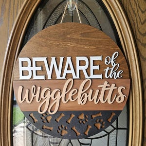 Dog Lover Welcome Sign | Wigglebutts Door Hanger | Funny Dog Welcome Sign For Front Door | Cute Pet Dog Themed Sign | Gift for Dog Lovers