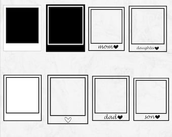 Può includere: Set di sei cornici per foto retrò in bianco e nero con etichette di testo "mom", "daughter", "dad" e "son".