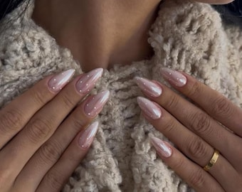 Glazed Donut Pearl Press On Nails, White Polka Dot Chrome Nails, Clean Girl Aesthetic Nails, Minimalist Pearl Nail Art, Glossy Milky White