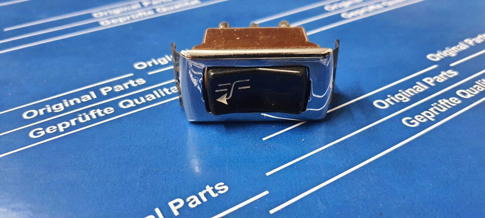 NOS Genuine Mercedes Benz Sunroof Switch W108 W109 W110 W114 W115 A0018210651