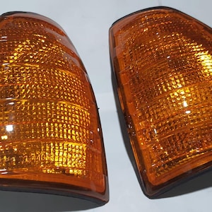 Mercedes W123 Limousine C123 Coupe S123 Estate knipperlichten rechts en links oranje in set NIEUW