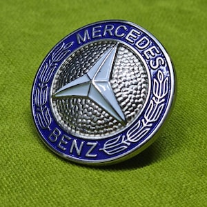 Mercedes Benz W201 Brand New Badge Emblem Radiator Grille