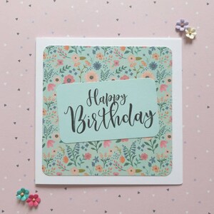 carte d'anniversaire florale | Carte de voeux faite main de 5 x 5 po. | Motif floral doux | Intérieur vierge | Carte pour elle