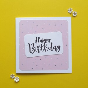carte d'anniversaire coeurs | Voeux fait main de 5 x 5 po. | Motif coeur rose pastel | Carte pour elle | Intérieur vierge