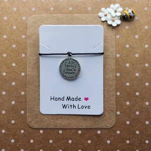 Bracelet de souhaits jeton d'amour familial | Bracelet familial mignon | Faire un cadeau | Petit jeton familial | Pop in a Card Royaume-Uni
