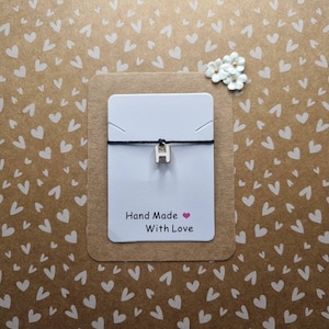 Pulsera de deseos con inicial blanca / Pulsera de hilo hecha a mano con colgante de letra / Regalo personalizado (Reino Unido)