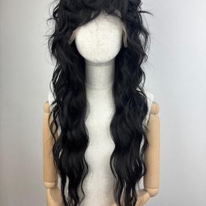 Peruka z koronką z przodu / Peruka / THE ONYX MAID / peruka z włosami shag na zamówienie / #mullet #shag #retro #blackhair #wavy #sytheticwig #custommade