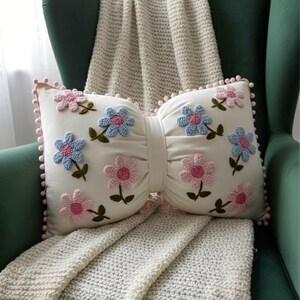 Handmade Bow Pillow Cover – Linen Spring Daisy Embroidery, Cottagecore Decor, Mother Day Gift image 6