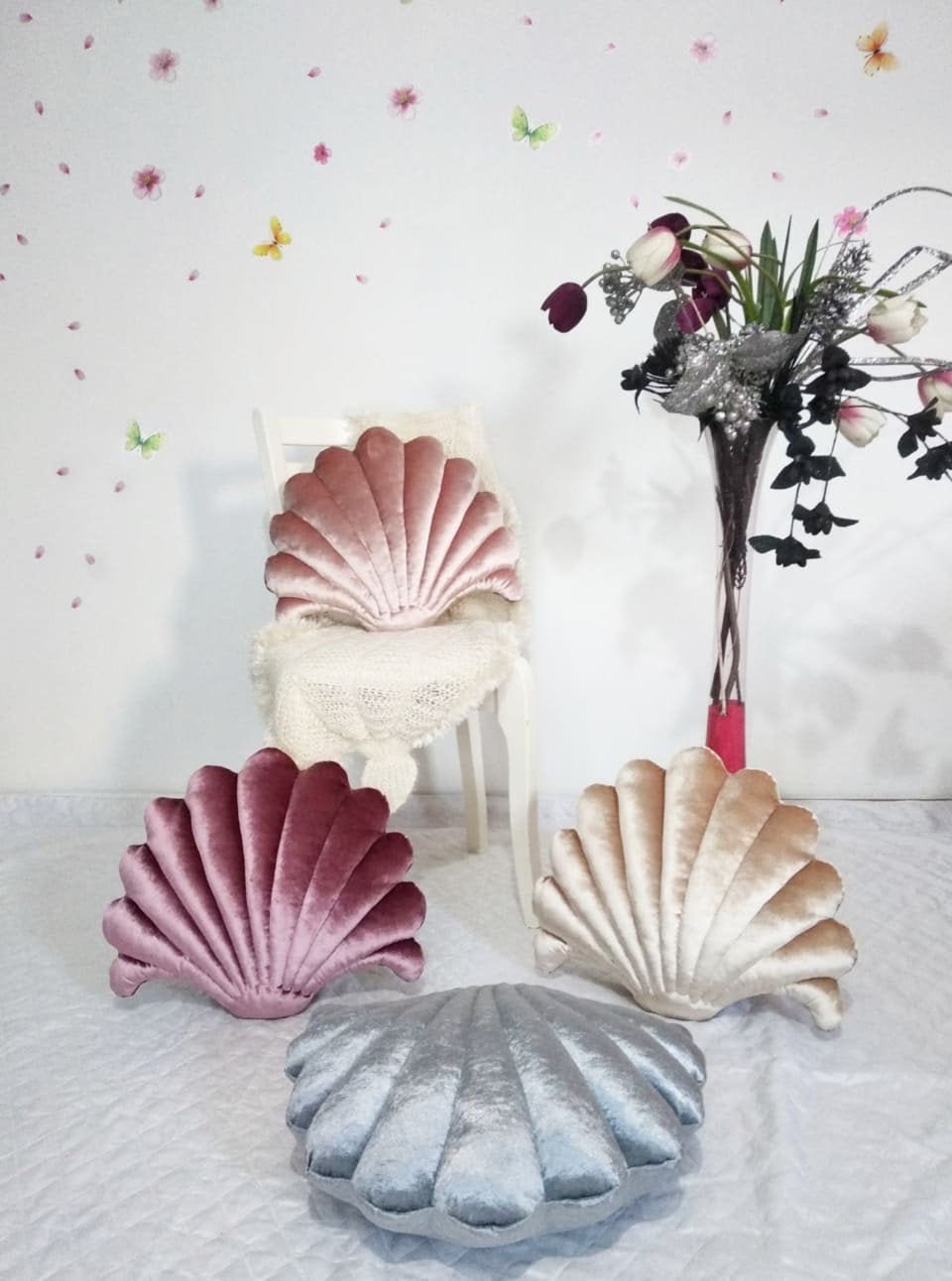 velvet shell cushion