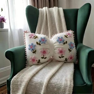 Handmade Bow Pillow Cover – Linen Spring Daisy Embroidery, Cottagecore Decor, Mother Day Gift image 2