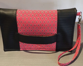 Pochette de soirée en simili noir et coton rouge imprimé