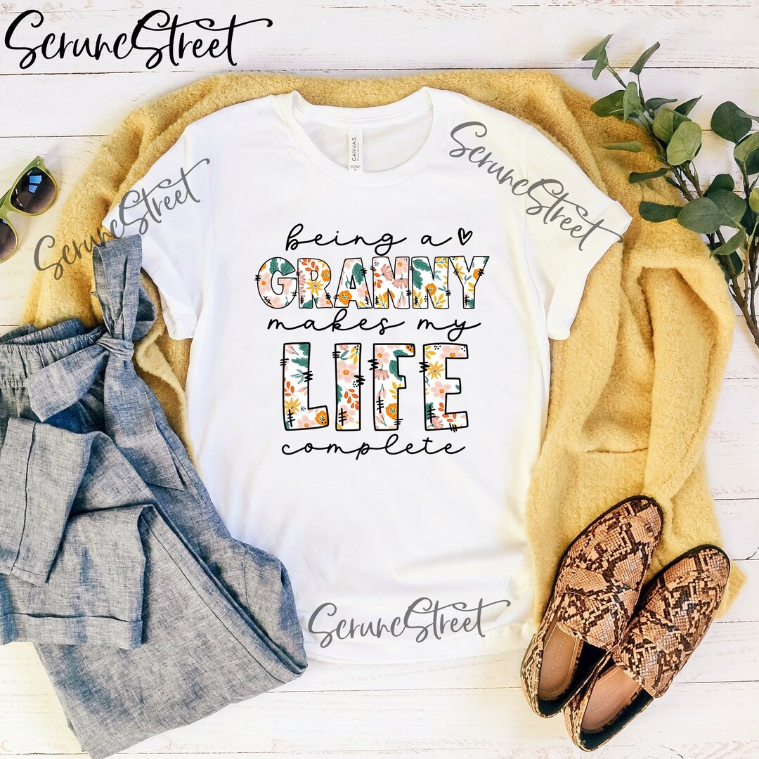 Being a Oma Makes My Life Complete Women Grandma T-Shirt