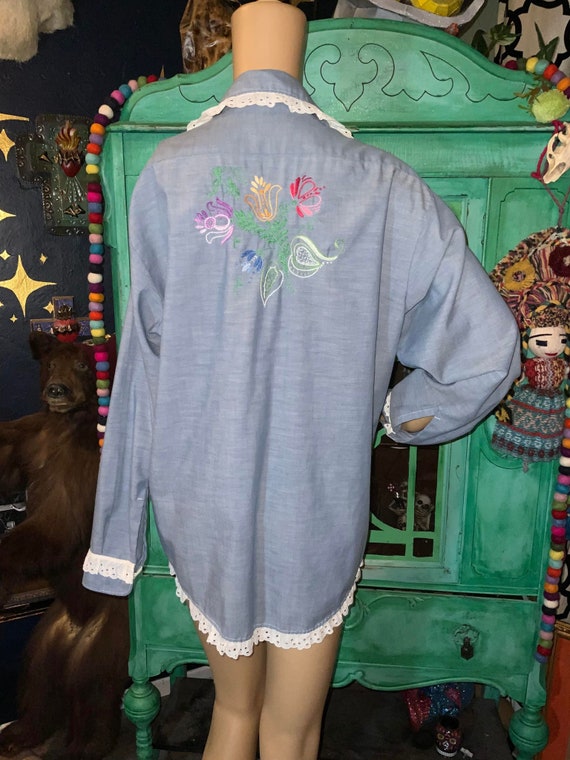 70's Chambray Peacock and Flower Embroidered Blou… - image 4