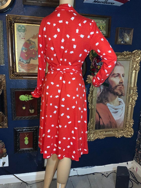 Vintage Cotton 1970s Red Wrap Dress with White Tu… - image 4