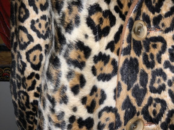 Vintage 1960s Reversible Cape | 60s Leopard Anima… - image 3