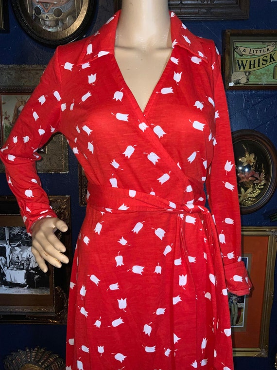 Vintage Cotton 1970s Red Wrap Dress with White Tu… - image 2