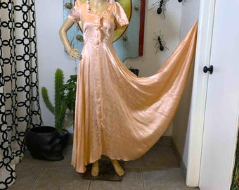 Antique 1930's 1940's Light Pink Liquid Satin Puff Sleeve Dressing Gown Size XS- read description