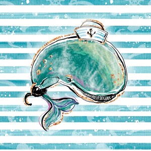 Könnte beinhalten: Illustration eines türkisfarbenen Wals mit Matrosenmütze und Anker. Der Wal hat einen goldglitzernden Umriss und eine lila Schwanzflosse. Der Hintergrund zeigt blau-weiße Streifen, die ein maritimes Thema erzeugen.