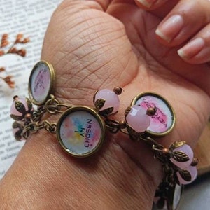 Child of God,beaded charm scripture bracelet,vintage style Cabochon settings .