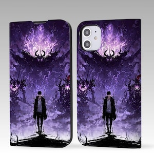 Pode incluir: Uma capa de telefone com uma ilustração dramática em tons de roxo e preto. A obra de arte retrata uma figura em pé diante de uma grande silhueta ameaçadora com um fundo flamejante. A capa foi projetada para proteger o telefone.