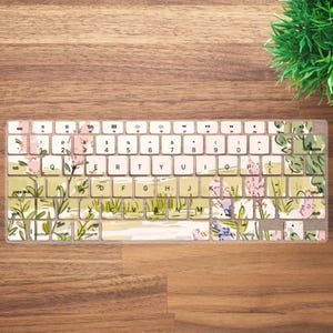 MacBook Pro 13 14 16インチ、MacBook Air 13 15インチ、MacBook Neo用フローラルシーンキーボードカバー