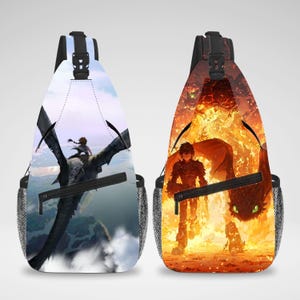 Puede incluir: Dos mochilas bandoleras con ilustraciones de dragones. Una presenta a una persona montada en un dragón contra un cielo nublado. La otra representa a una persona y un dragón en una escena de fuego. Ambas tienen cremalleras negras, bolsillos laterales de malla y correas ajustables.