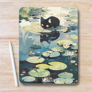Personligt iPad-skal med svart kattkonst och pennfack, smalt trippelvikbart stativ för iPad Pro 13 12.9 11, iPad Air 13", iPad Mini