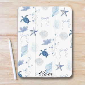 Personalisierte Ocean Sea Collage iPad Hülle mit Pen Slot, schlanke dreifache Stand iPad Flip Hülle für iPad Pro 13 12.9 11, iPad Air 13 ", iPad Mini