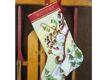 Media navideña personalizada con punto de cruz terminada. Regalo de Navidad hecho a pedido por NatalieARTEmbroidery.